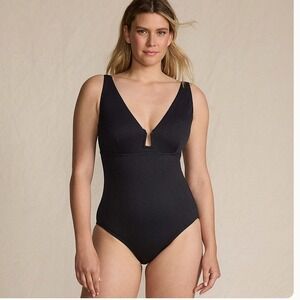 NWOT Black Textured V-Neck One-Piece Swimsuit U-Wire Detail Adjustable Straps M